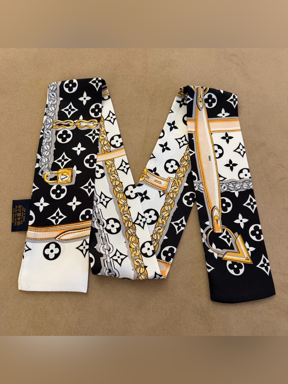 Chic Black & White Monogram Chain Print Twilly Skinny Scarf - Brand New (Longer) - Picture 4 of 8